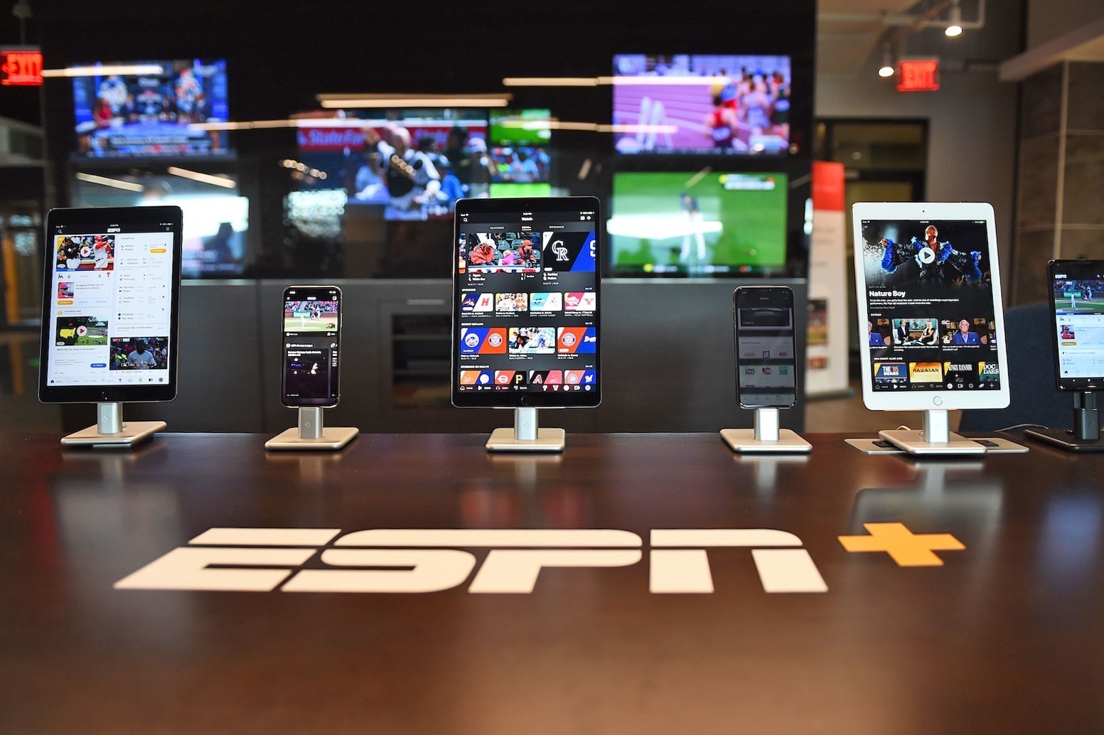Do you sport on tv. Стриминг. Оборудование для стрима. ESPN+. Топ игр для стриминга.